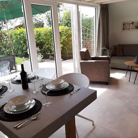 Σπίτι διακοπών Stylish By The Sea, Cleaning Included *